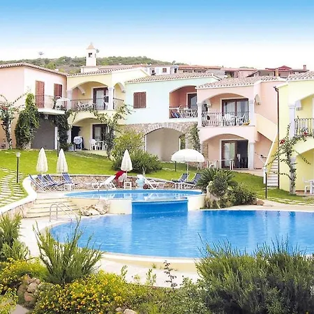 Apartment In With Swimming Pool
