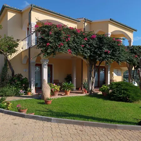 Apartment In With Swimming Pool