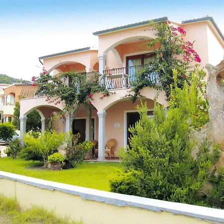 In With Swimming Pool Apartment Badesi